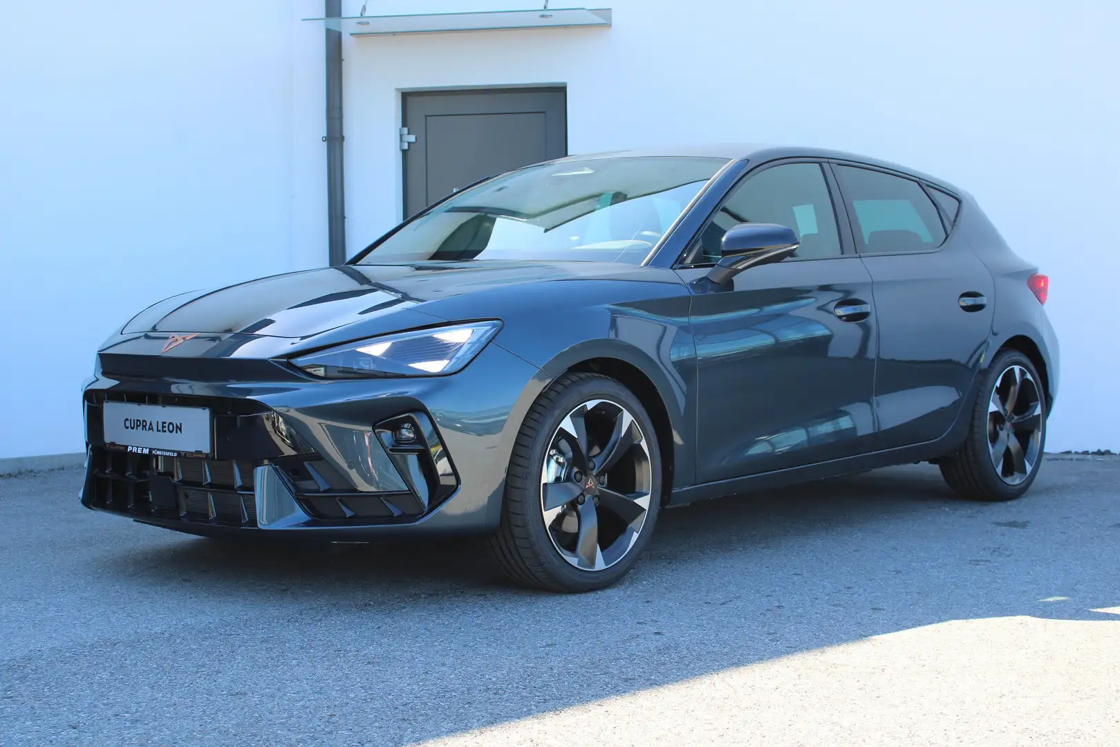 CUPRA Leon 1.5 TSI 150 PS ACT mit perfekter Mehrausstattung! Grau - 2