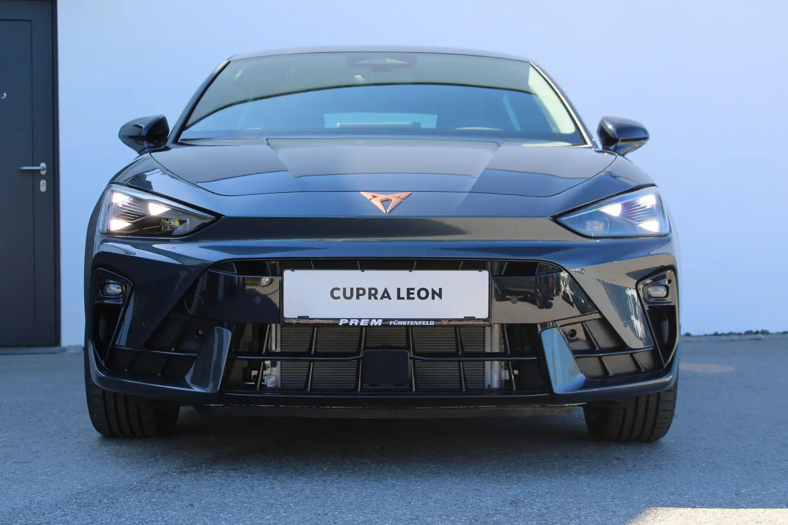 CUPRA Leon 1.5 TSI 150 PS ACT mit perfekter Mehrausstattung! Grau - 1