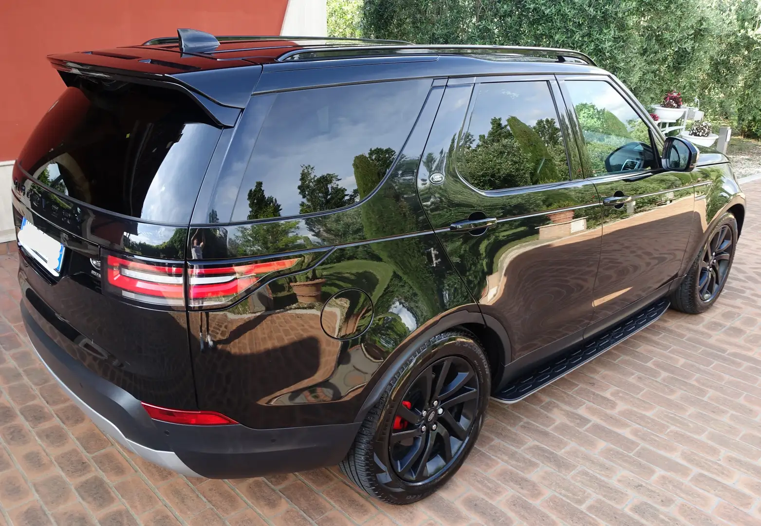Land Rover Discovery Discovery 5 - HSE Чорний - 2