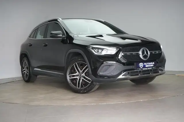 Mercedes-Benz GLA 220