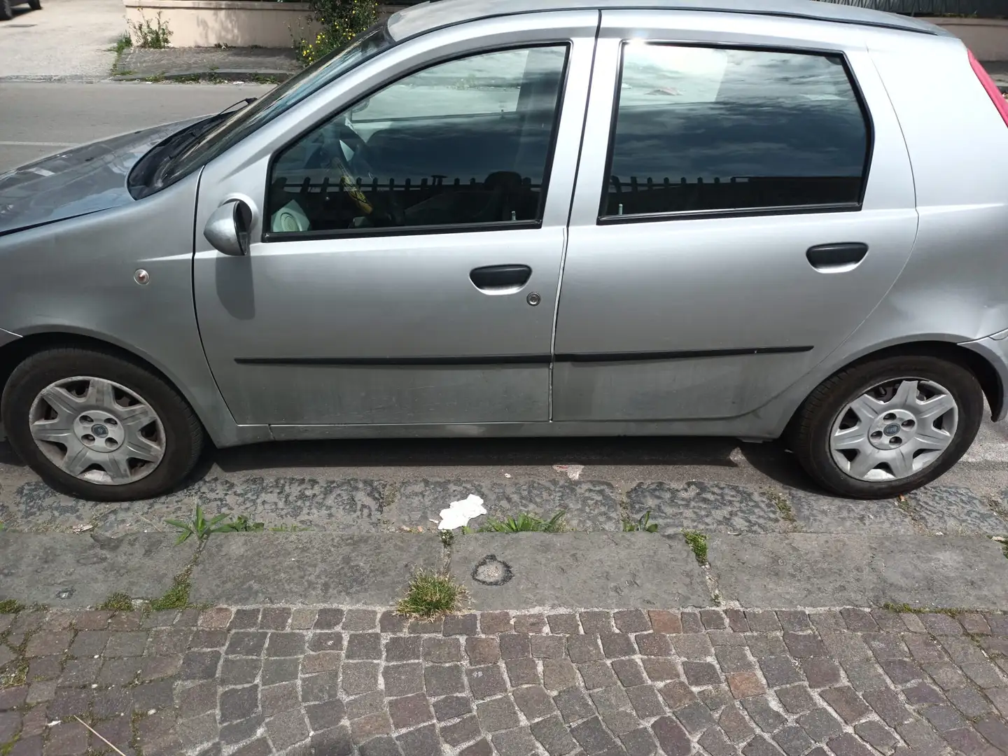Fiat Punto Punto 5p 1.3 mjt 16v Actual c/abs Nero - 2