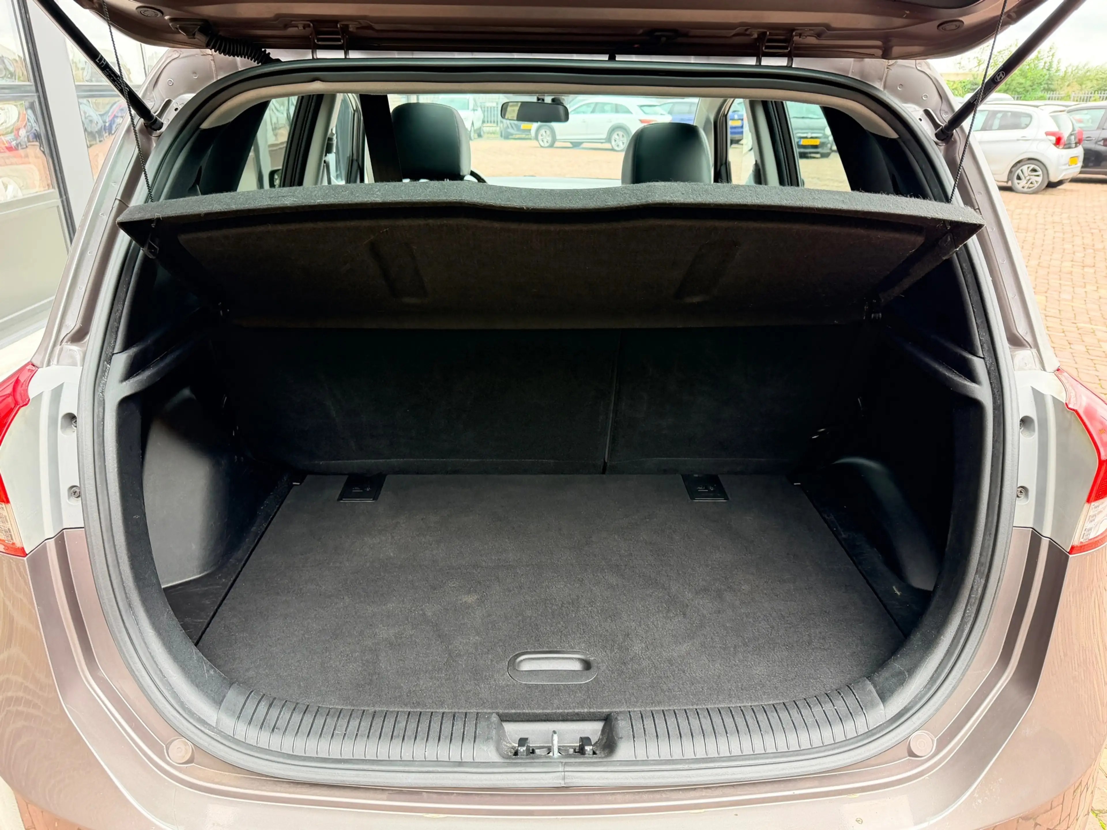 Hyundai iX20 1.6i i-Catcher | Schuif/Kantel dak | Leer | Navi | — photo 16
