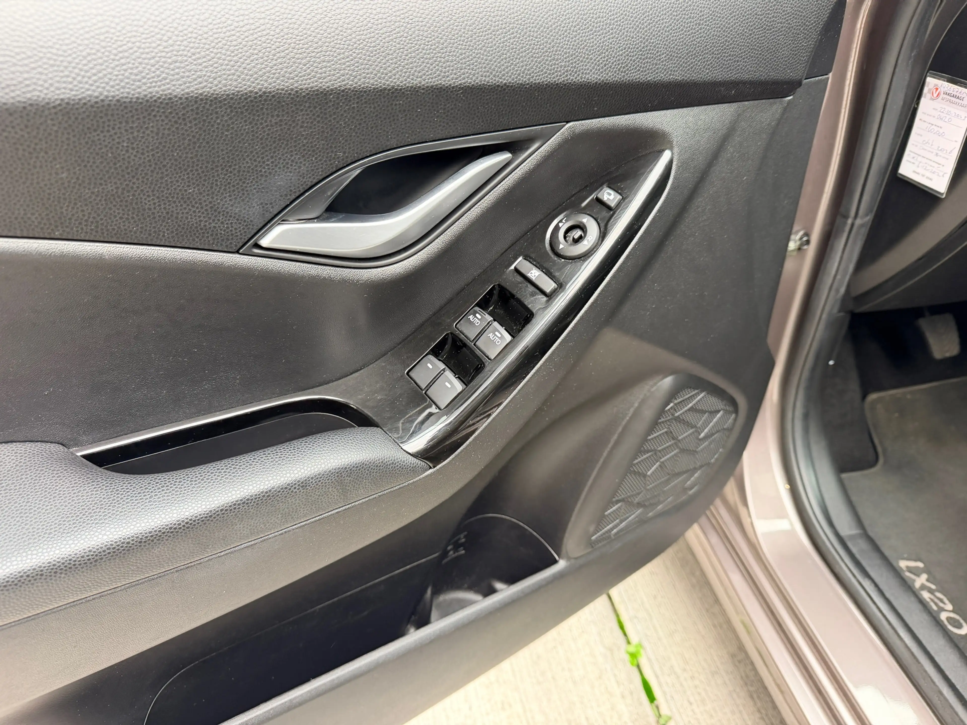 Hyundai iX20 1.6i i-Catcher | Schuif/Kantel dak | Leer | Navi | — photo 28