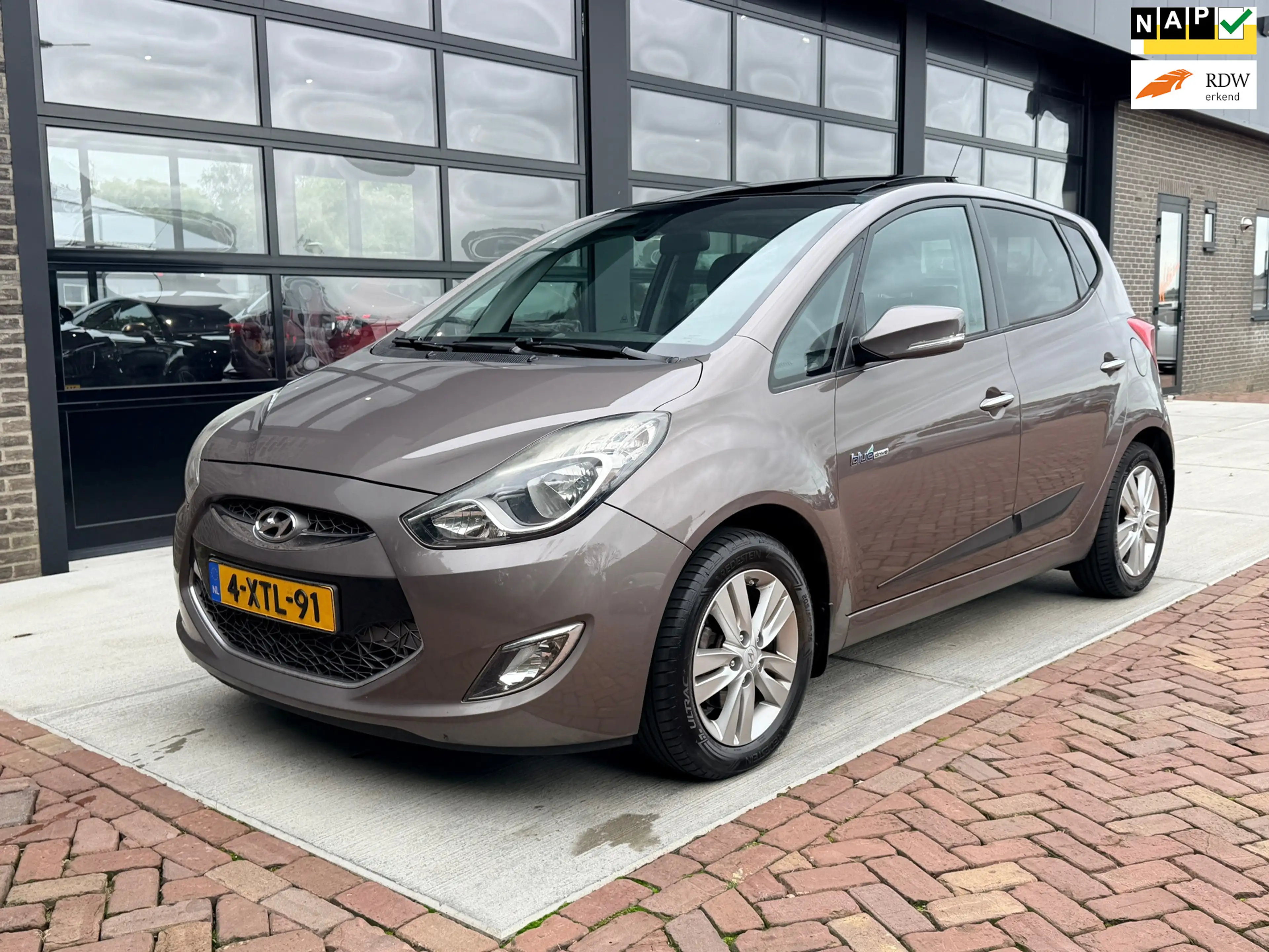 Hyundai iX20 1.6i i-Catcher | Schuif/Kantel dak | Leer | Navi |