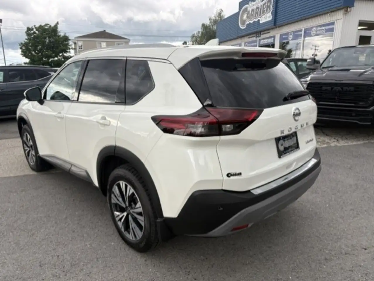 Nissan Rogue fotografie Nissan Rogue