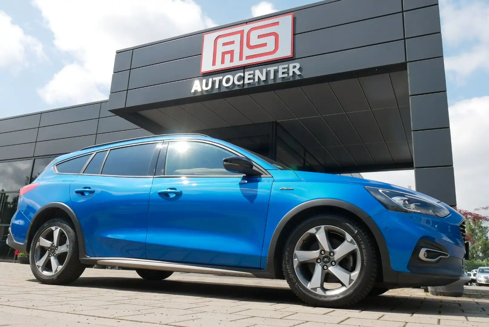 Ford Focus Turnier Active X LED ACC B&O AHK Keyfree Blau - 1