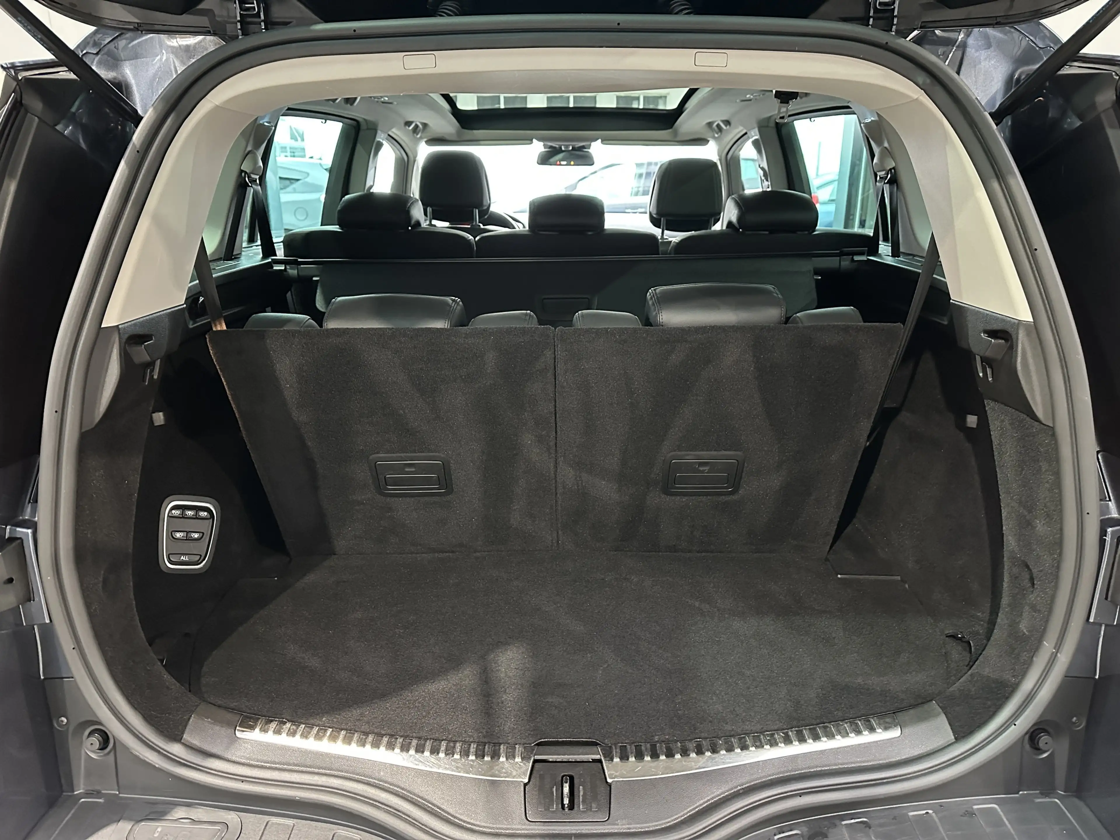 Renault Espace V Intens 7Sitzer Pano Kamera LED Navi DAB — photo 7