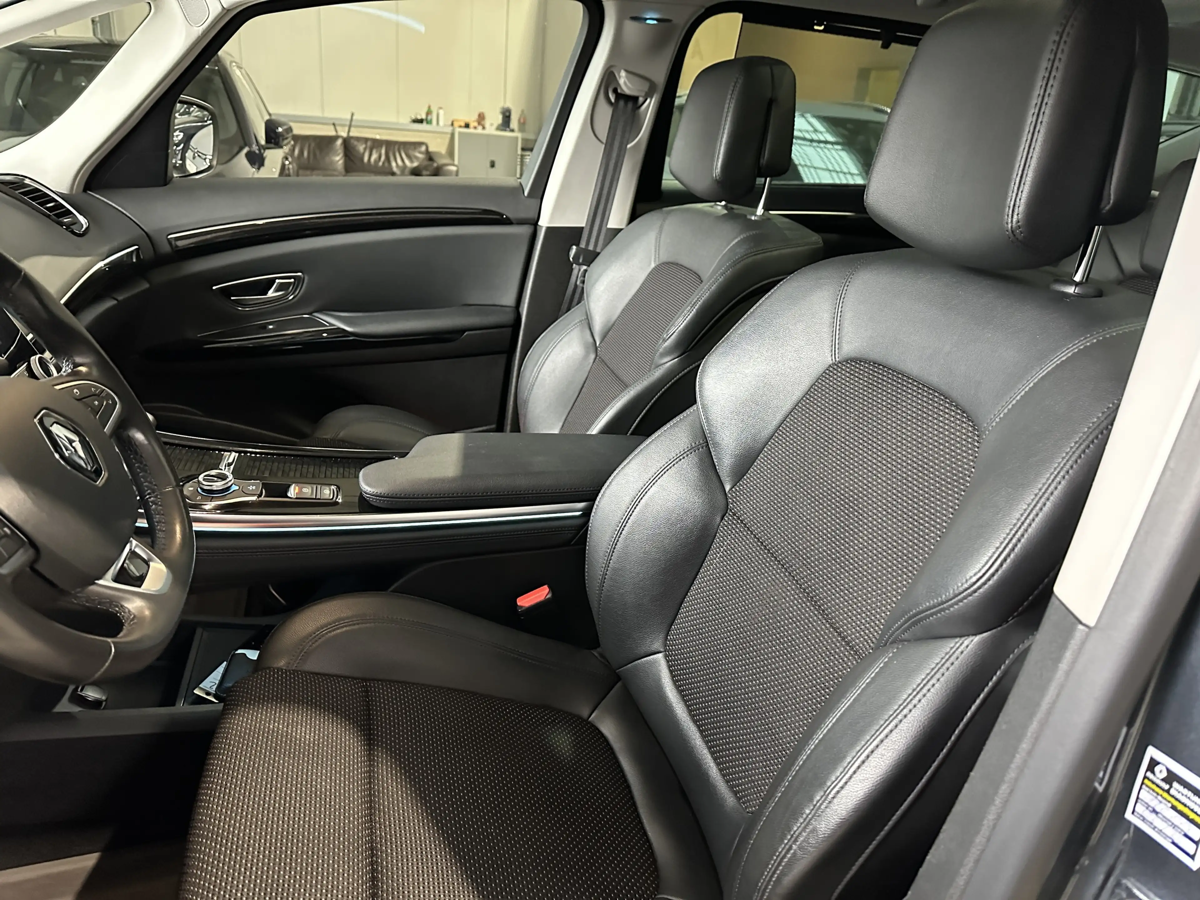Renault Espace V Intens 7Sitzer Pano Kamera LED Navi DAB — photo 14