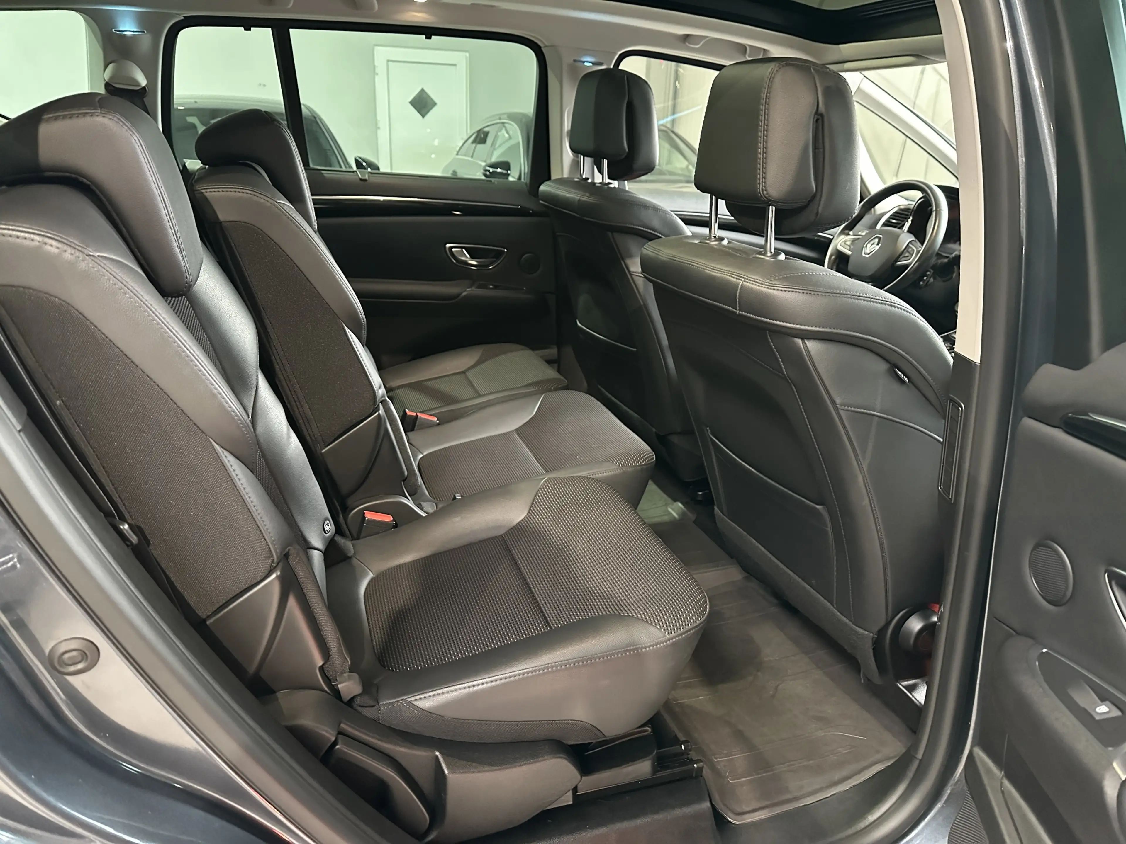 Renault Espace V Intens 7Sitzer Pano Kamera LED Navi DAB — photo 10