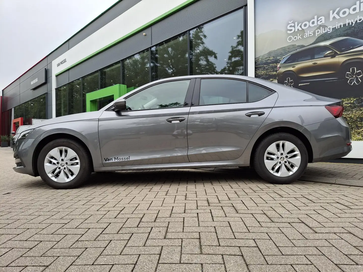 Skoda Octavia 1.0 TSI Business Edition Navigatie | Metallic lak Grijs - 2