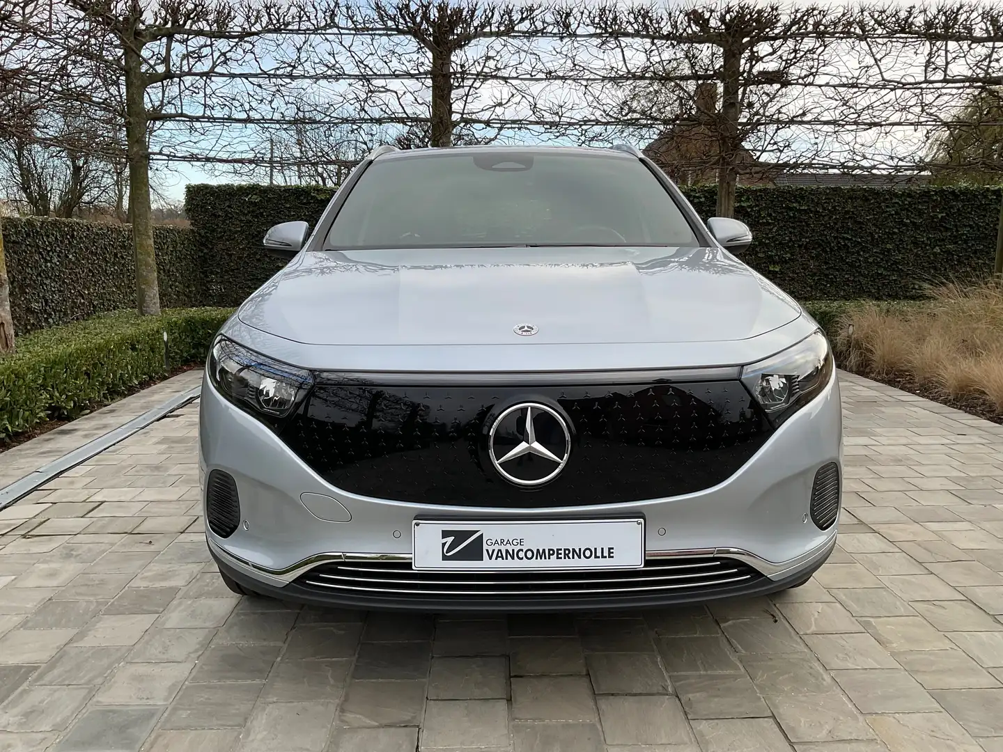Mercedes-Benz EQA 300 EQA 300 4Matic Progressive Argent - 2