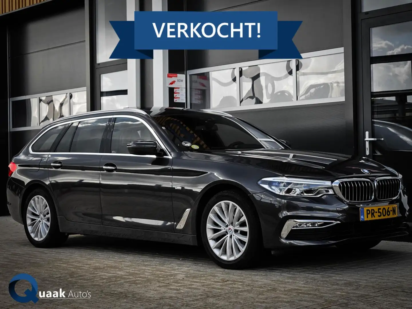 BMW 520 5-serie Touring 520d Luxury | PANO | TREKHAAK | ME Grau - 1