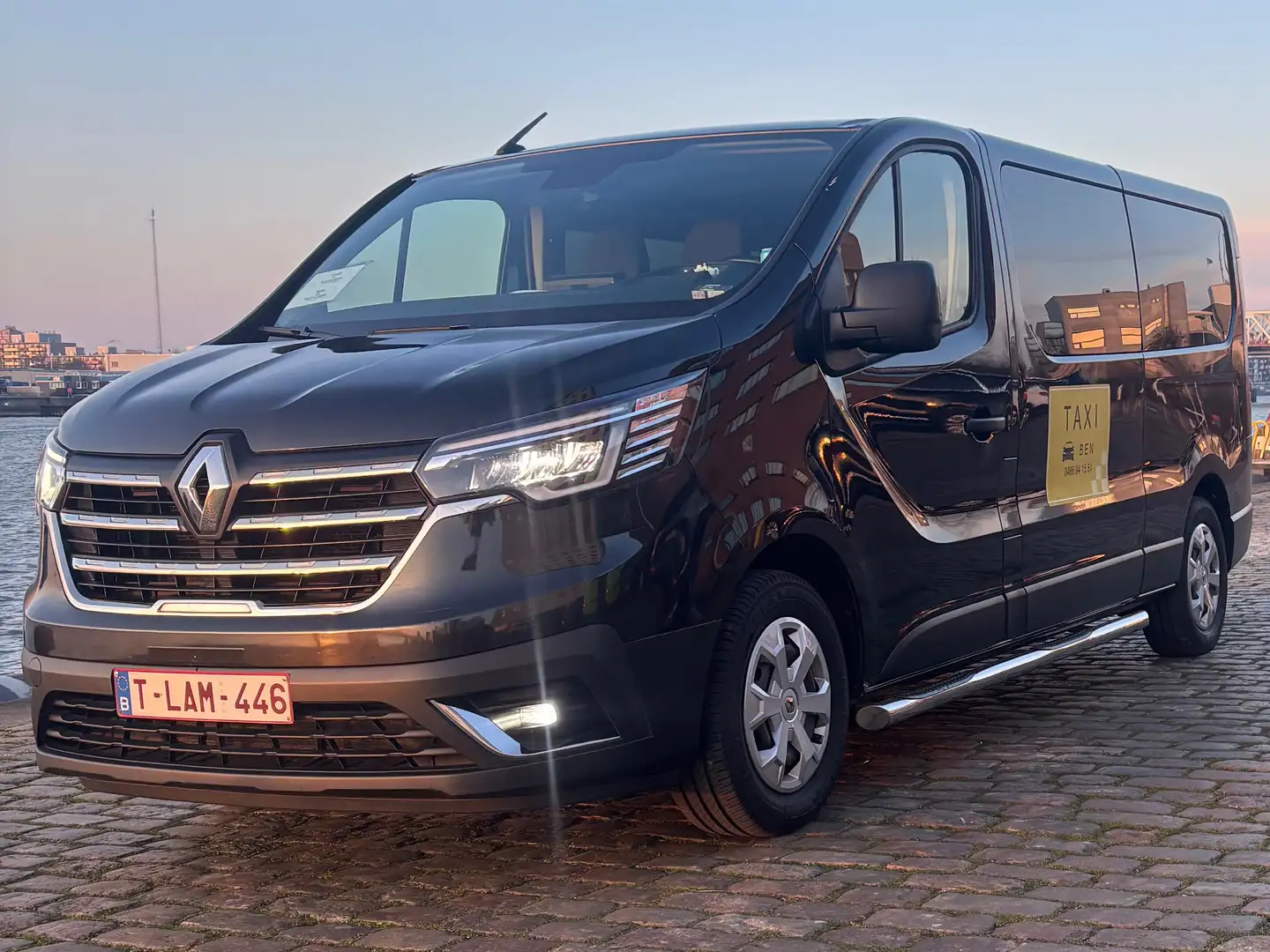 Renault Trafic 2.0+Blue+dCi+Life+EDC+S/S Noir - 1