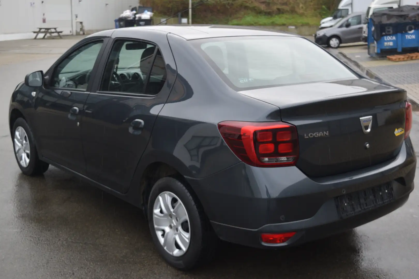 Dacia Logan 1.5 dCi Lauréate Gris - 2