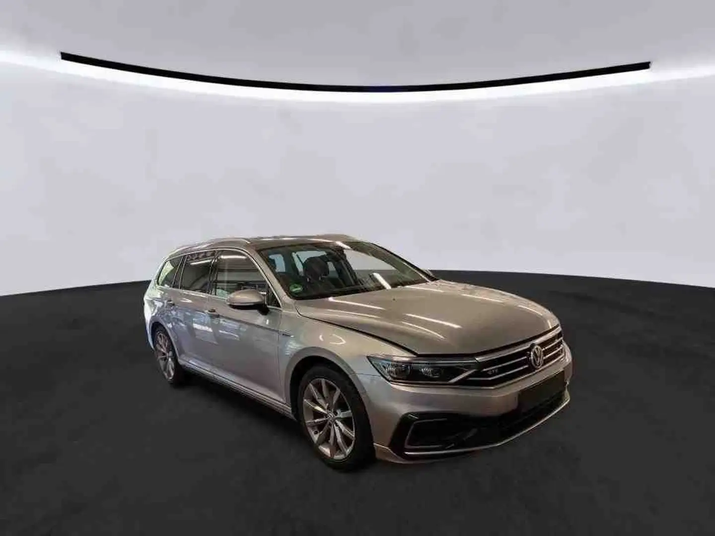 Volkswagen Passat GTE Variant 1.4 TSI R-Line Pano ergo AHK Silber - 1