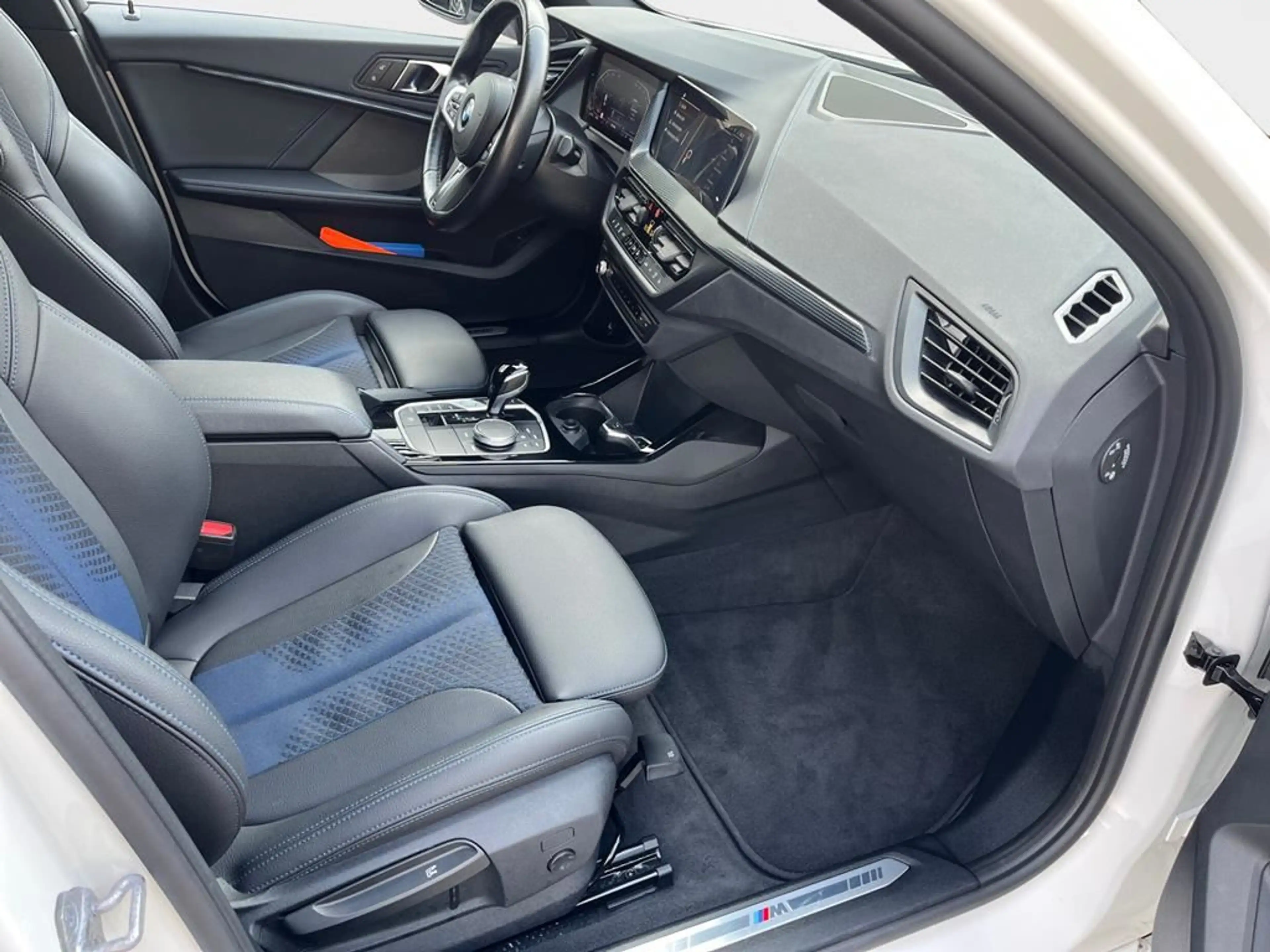 BMW 118 M Sport — photo 14