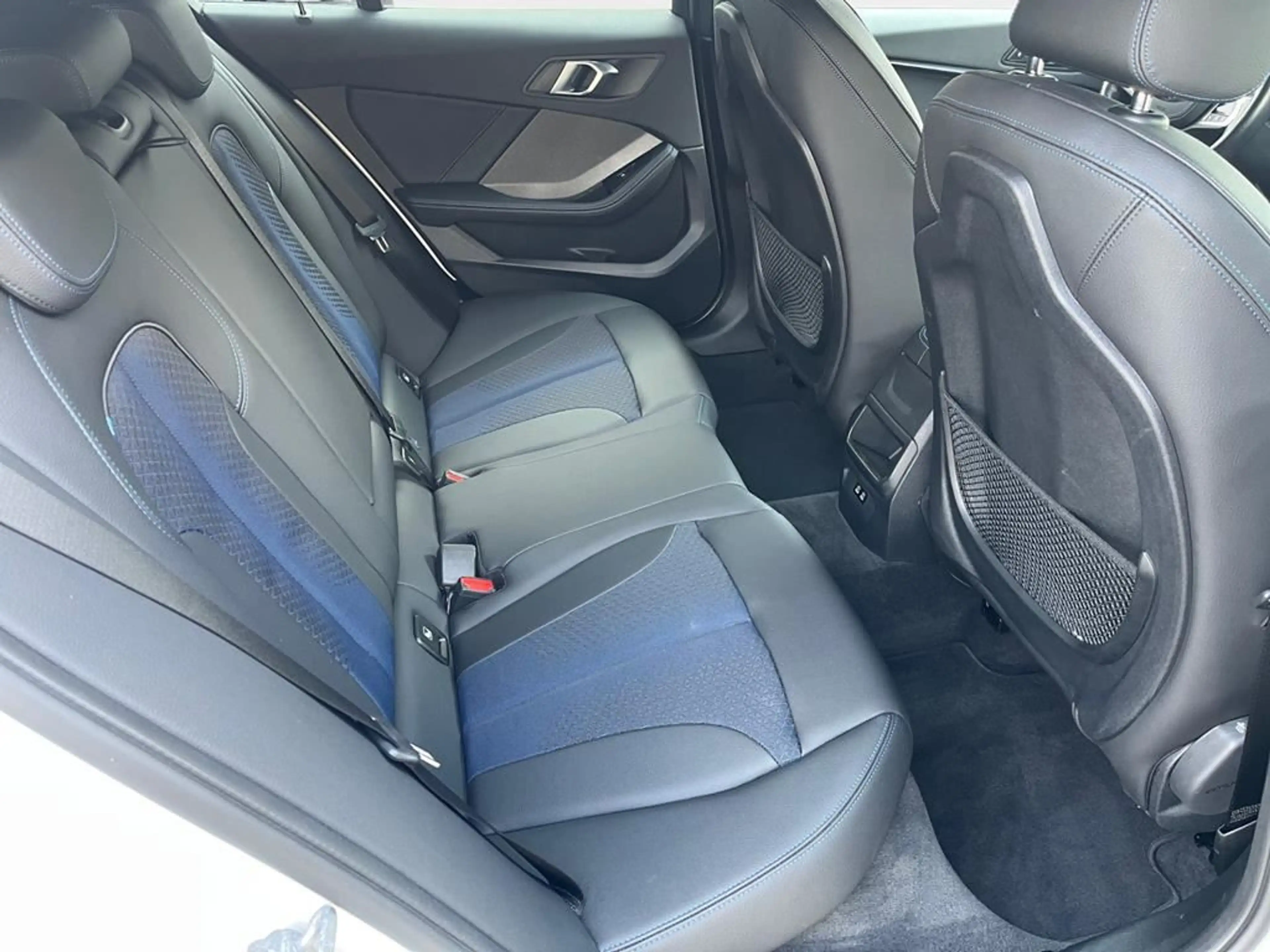 BMW 118 M Sport — photo 15
