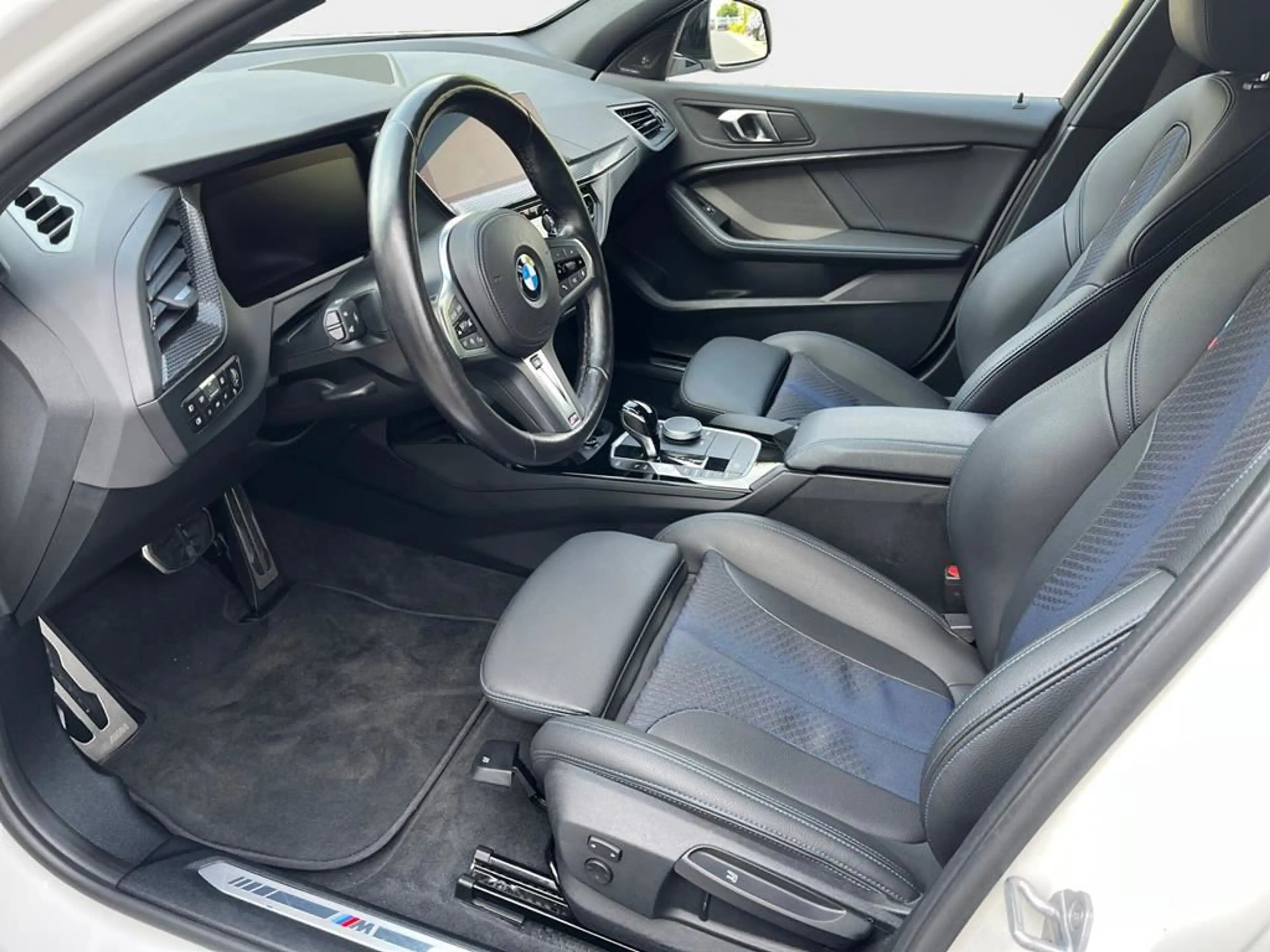 BMW 118 M Sport — photo 10