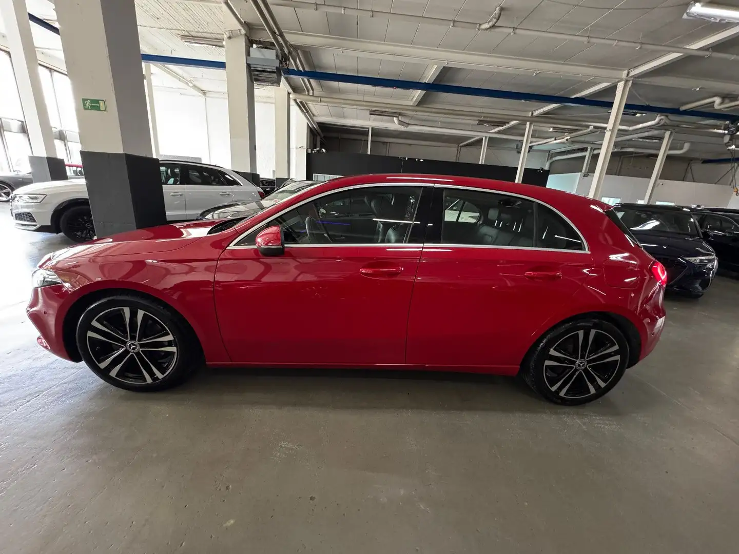 Mercedes-Benz A 180 SPORTPAKET PROGRESSIVE NAVI MBUX LED LEDER Rot - 2