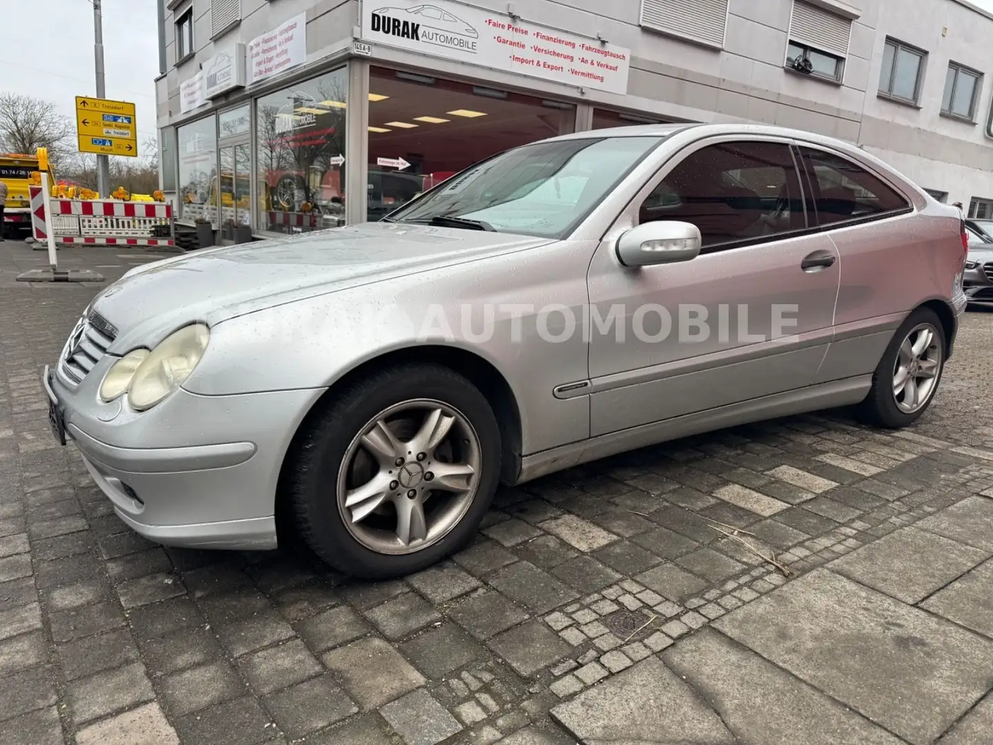 Mercedes-Benz C 180 Kompressor Sportcoupé/ KEIN TÜV Silber - 2