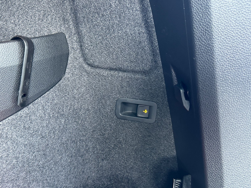 Skoda Karoq 2.0 TDI DSG 4x4 Drive*VIRTUAL*LED*AHK*ACC* — photo 12
