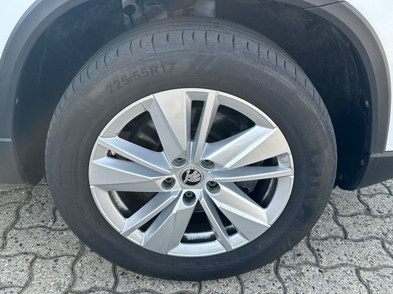 Skoda Karoq 2.0 TDI DSG 4x4 Drive*VIRTUAL*LED*AHK*ACC* — photo 15