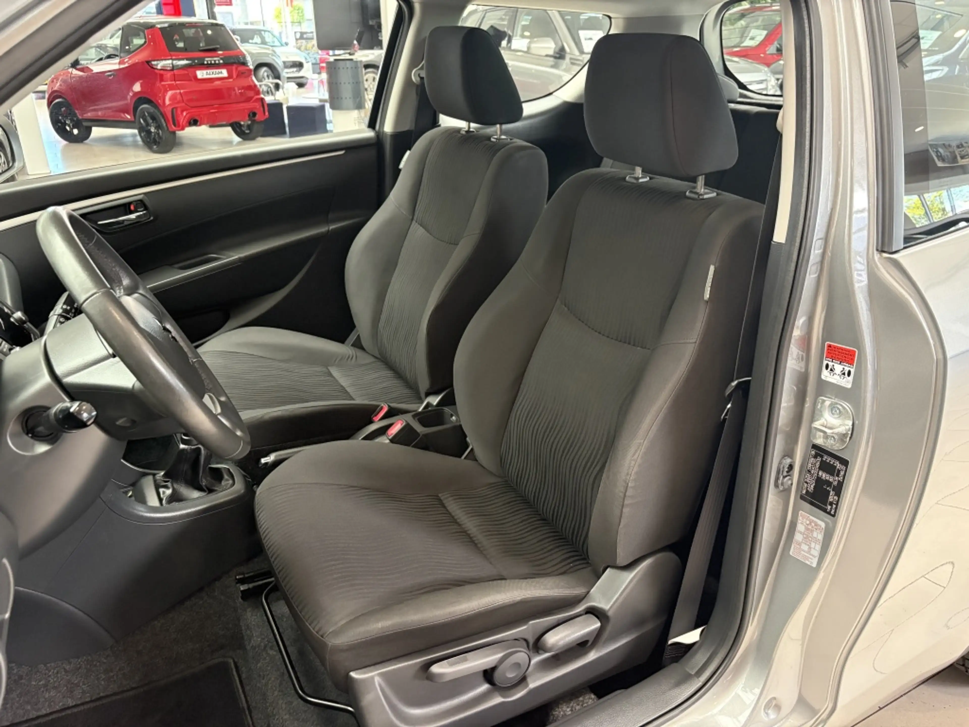 Suzuki Swift 1.2 Comfort [ TREKHAAK I ALL SEASON I STOELVERWARM — photo 4