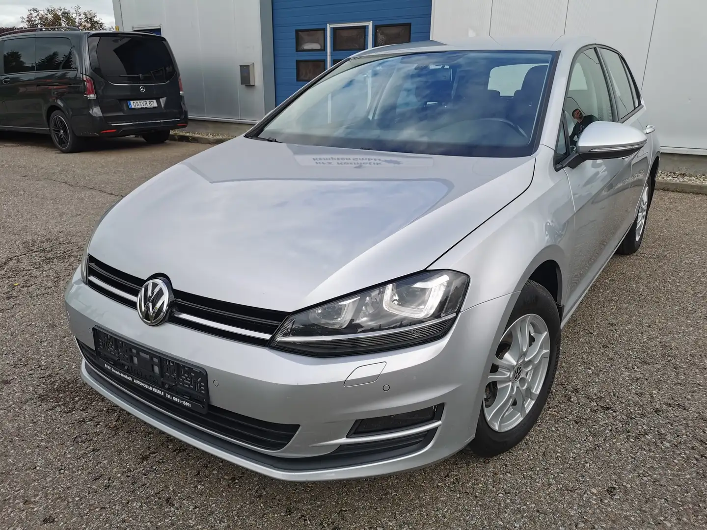 Volkswagen Golf Trendline BMT 4Motion Bixenon AHK Grijs - 2