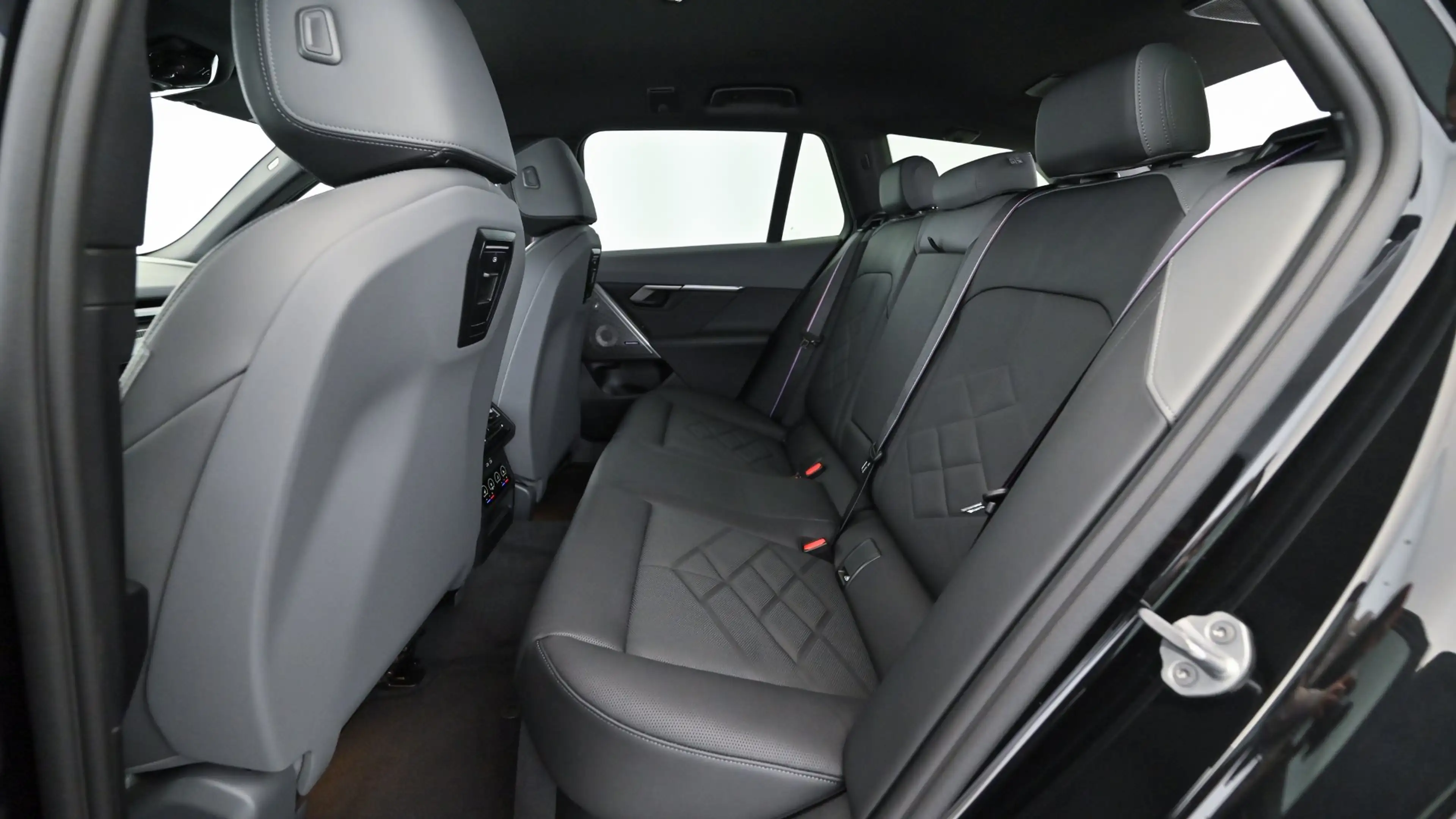 BMW 540 d xDrive — photo 13