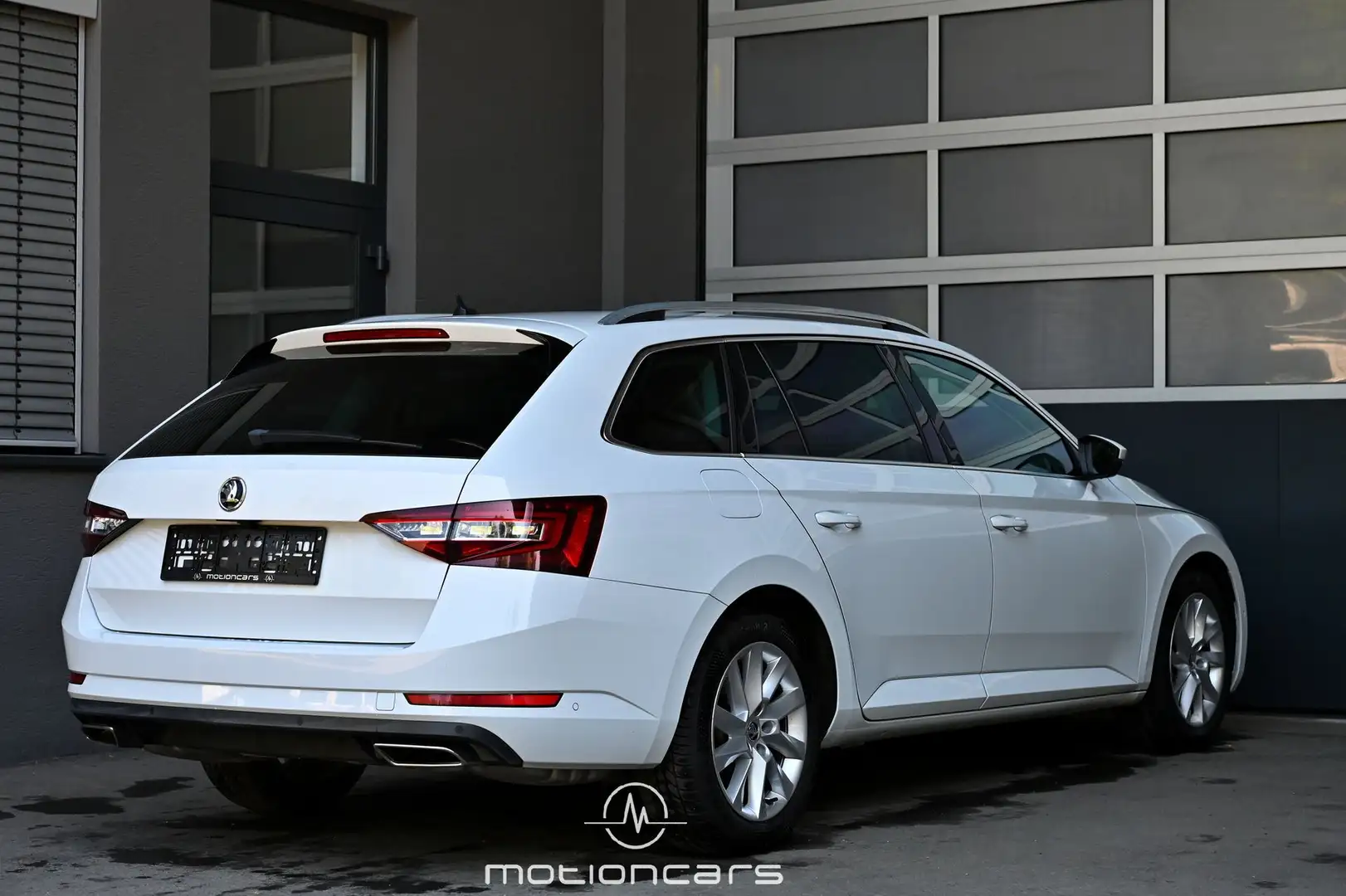 Skoda Superb 2.0 TSI Style 4x4 Green tec DSG Pickerl NEU Weiß - 2