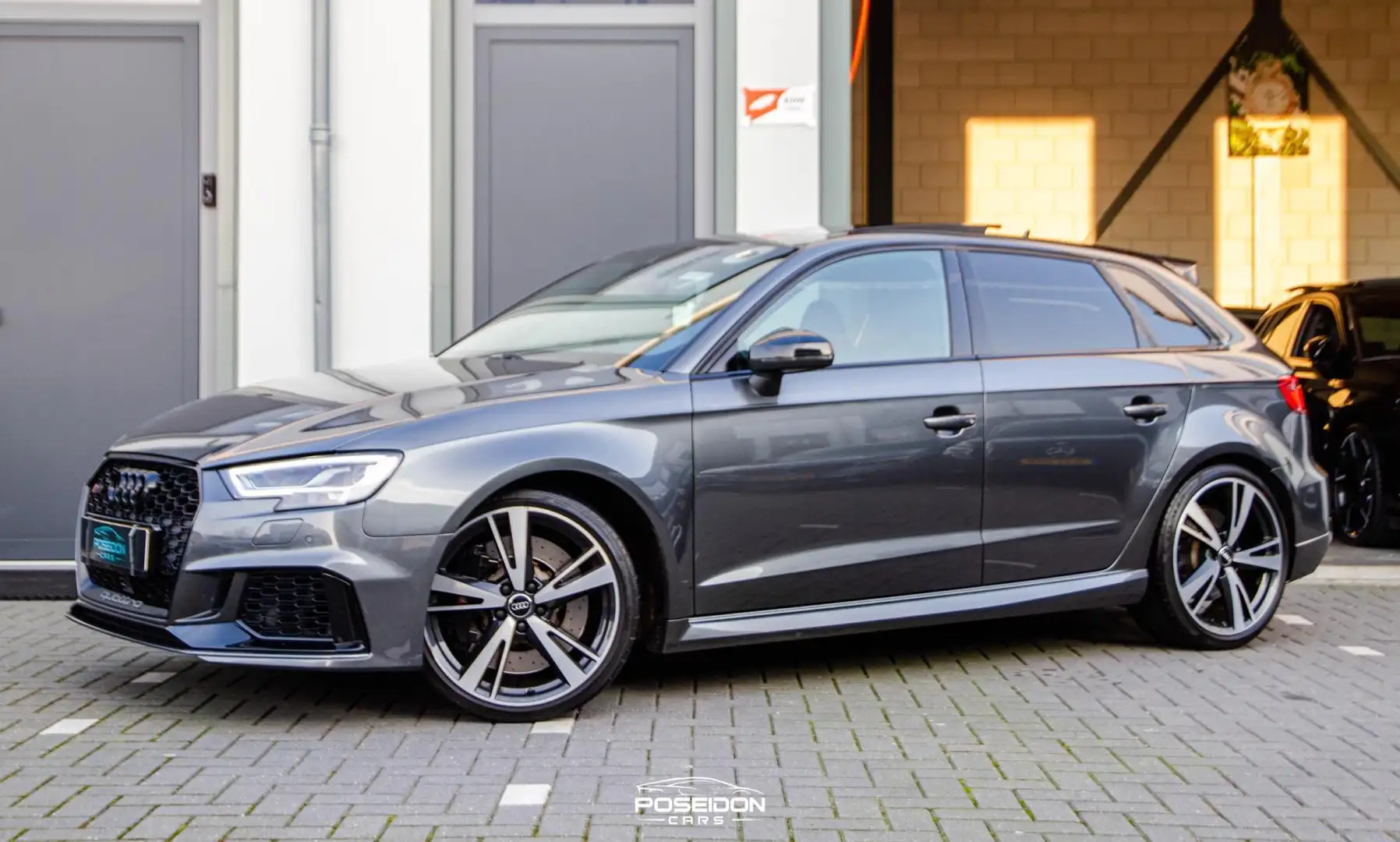 Audi RS3 Sportback 2.5 TFSI Quattro | PANO | LEDER | ACC | Grijs - 1