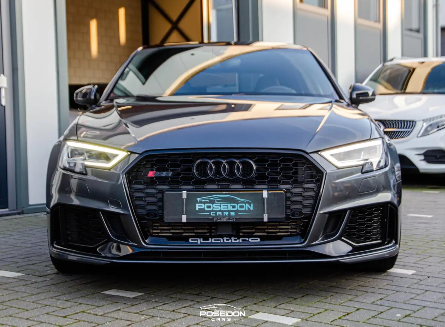 Audi RS3 Sportback 2.5 TFSI Quattro | PANO | LEDER | ACC | Grijs - 2
