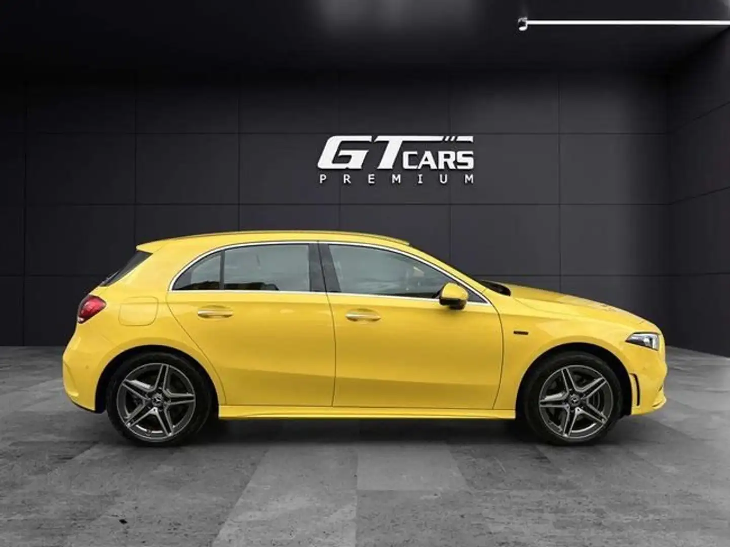 Mercedes-Benz A 250 250e AMG Amarillo - 2