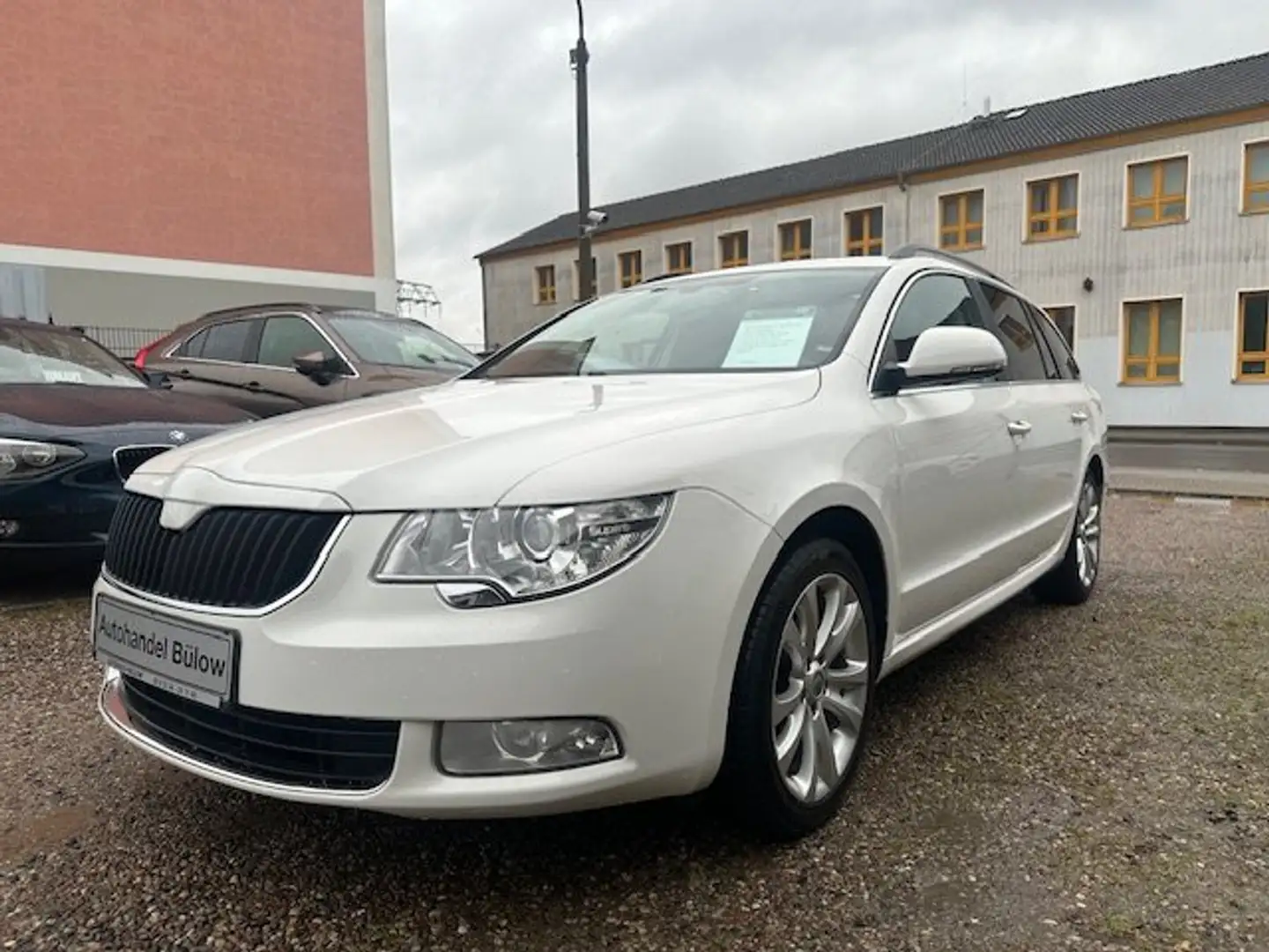 Skoda Superb Family Ambition Weiß - 1