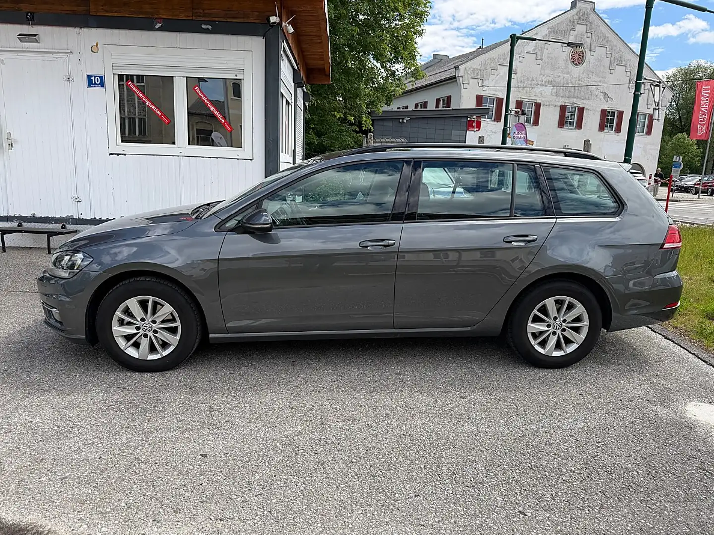 Volkswagen Golf Variant Rabbit 1,6 TDI *ACC*SHZ*CarPlay* Grau - 2