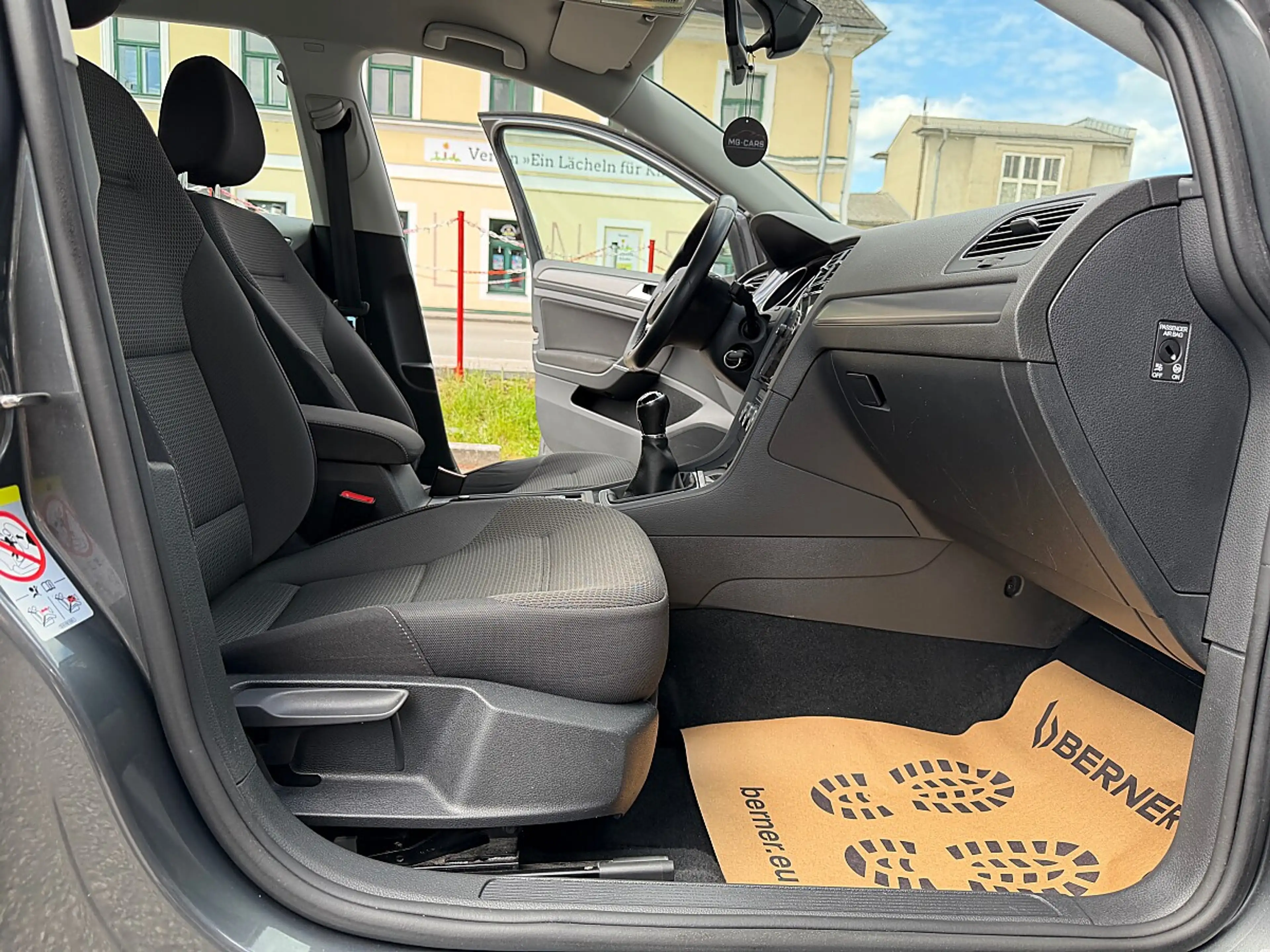 Volkswagen Golf Variant Rabbit 1,6 TDI *ACC*SHZ*CarPlay* — photo 12