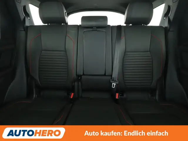 Land Rover Discovery Sport view 15