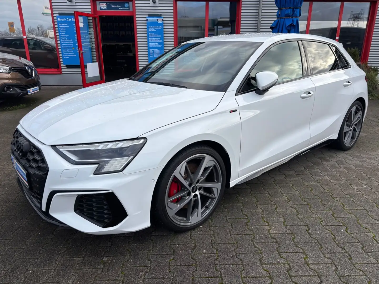 Audi S3 Sportback 2.0 quattro Matrix-LED Alcantara Weiß - 2