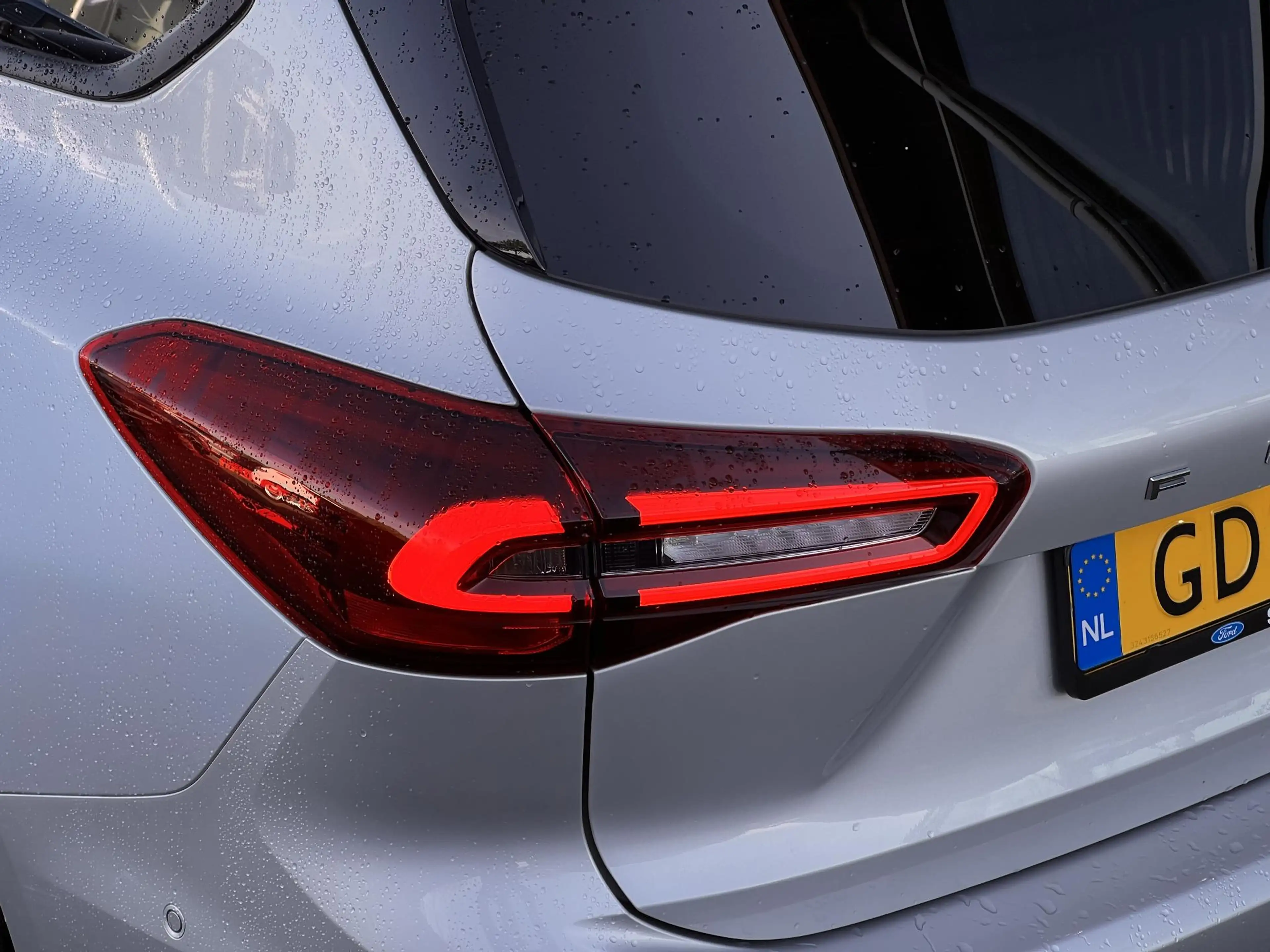 Ford Focus Wagon 1.0 EcoBoost Hybrid ST Line | Winter Pack | — photo 13