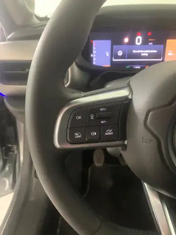 Jeep Avenger view 3