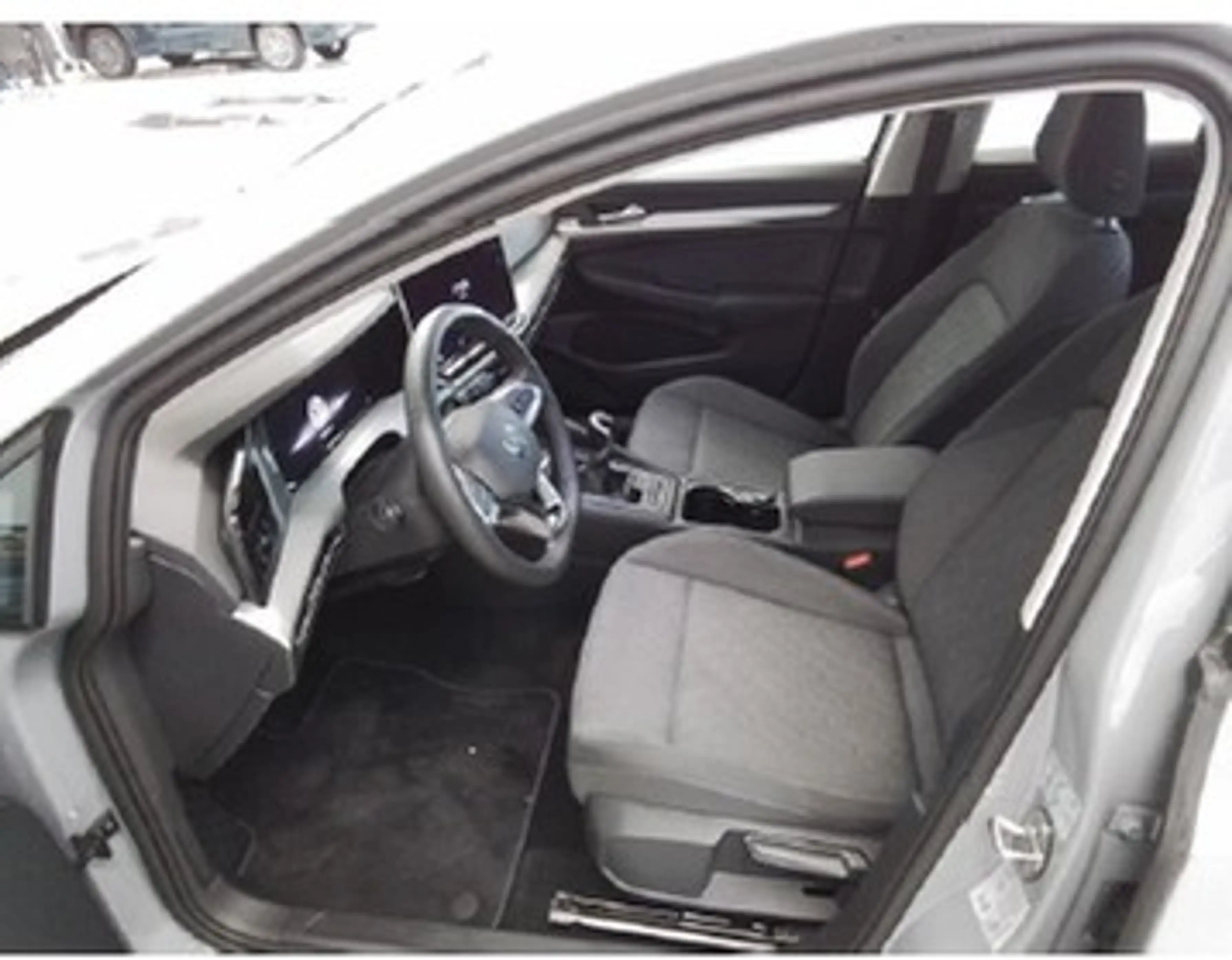 Volkswagen Golf VIII 1,5 TSI Life AHK R-Kamera IQ-Light Navi He... — photo 3