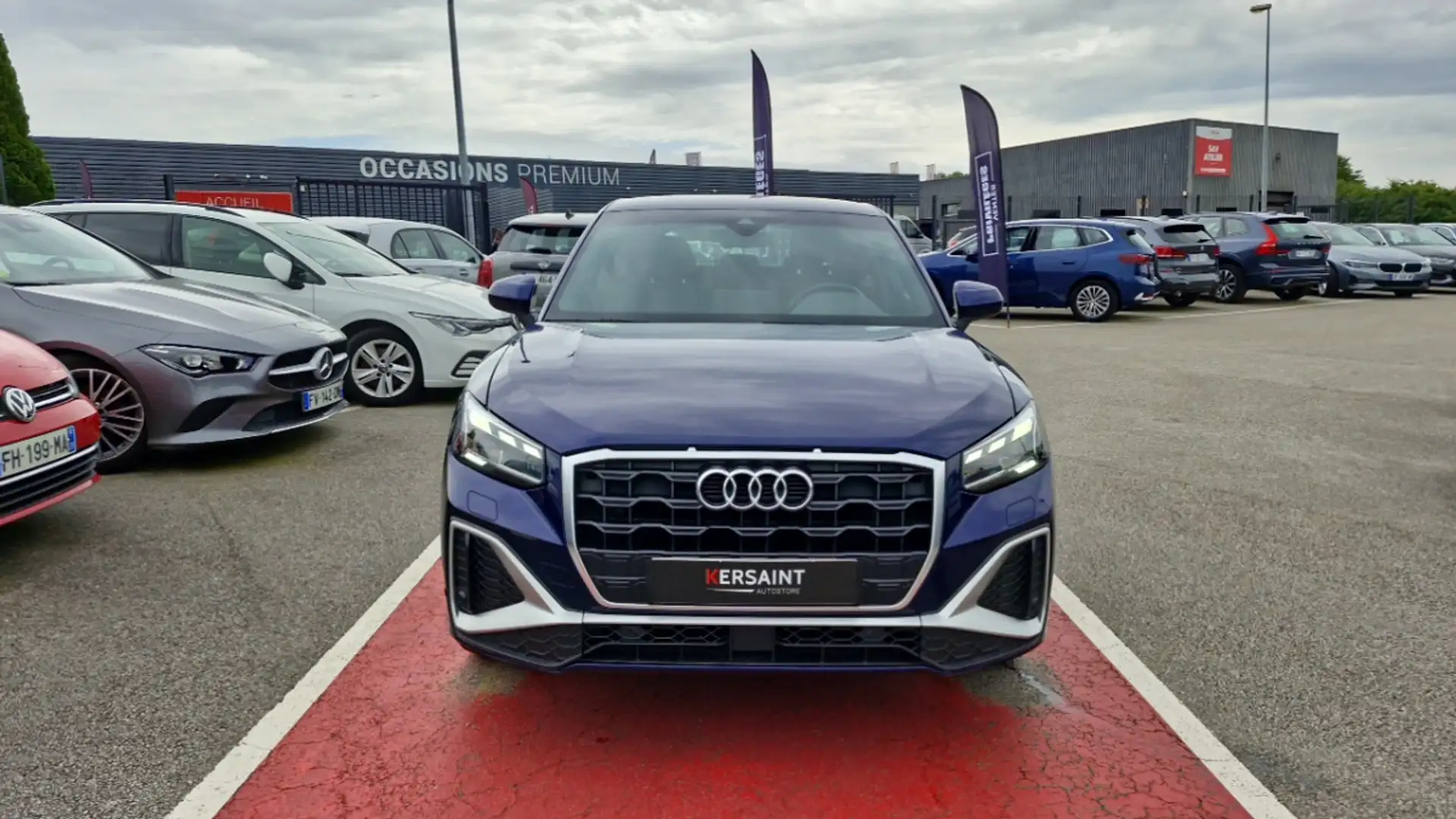 Audi Q2 35 TDI 150 S tronic 7 S line Bleu - 2