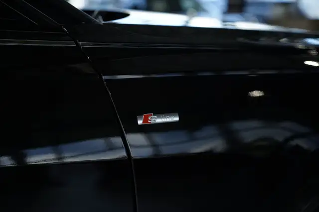Audi A6 view 10