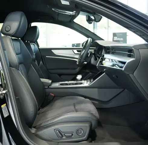 Audi A6 view 13
