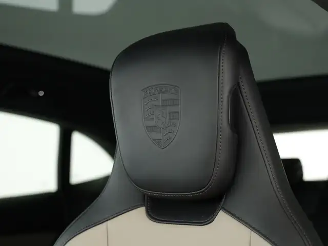 Porsche Taycan view 11