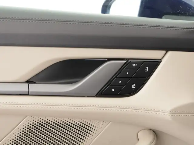 Porsche Taycan view 12