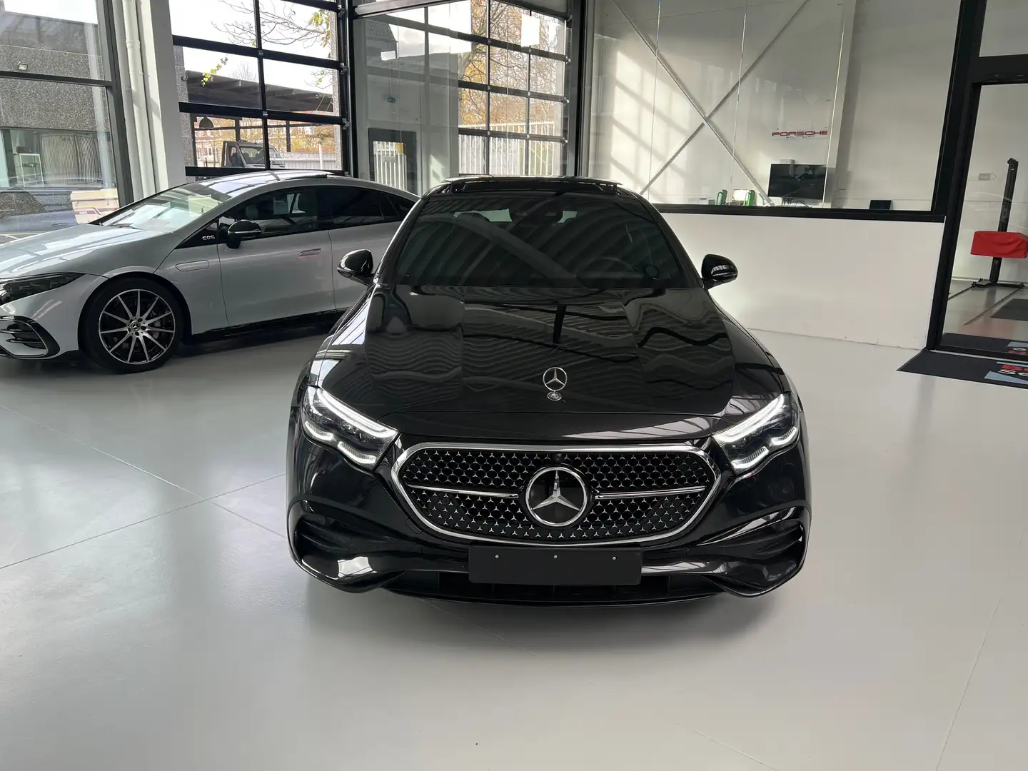 Mercedes-Benz E 220 E 220 d 9G-TRONIC AMG PACK FULL SCREEN DISPLAY ! Negro - 2