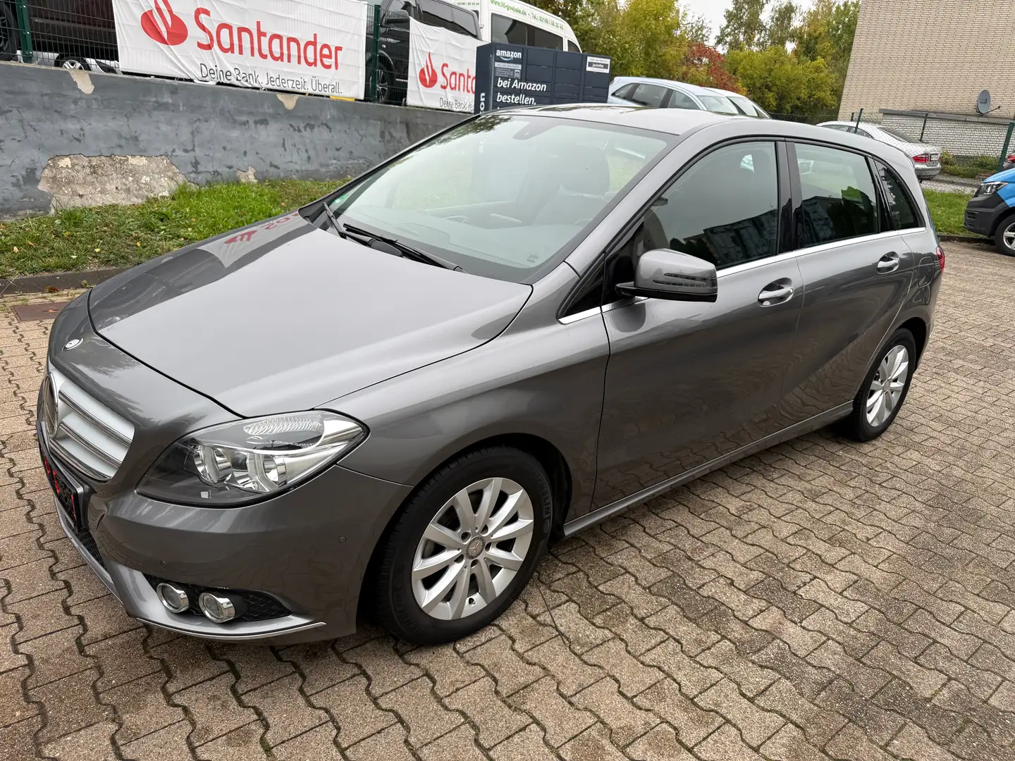 Mercedes-Benz B 180 1.HAND*KLIMA*LEDER Gris - 1