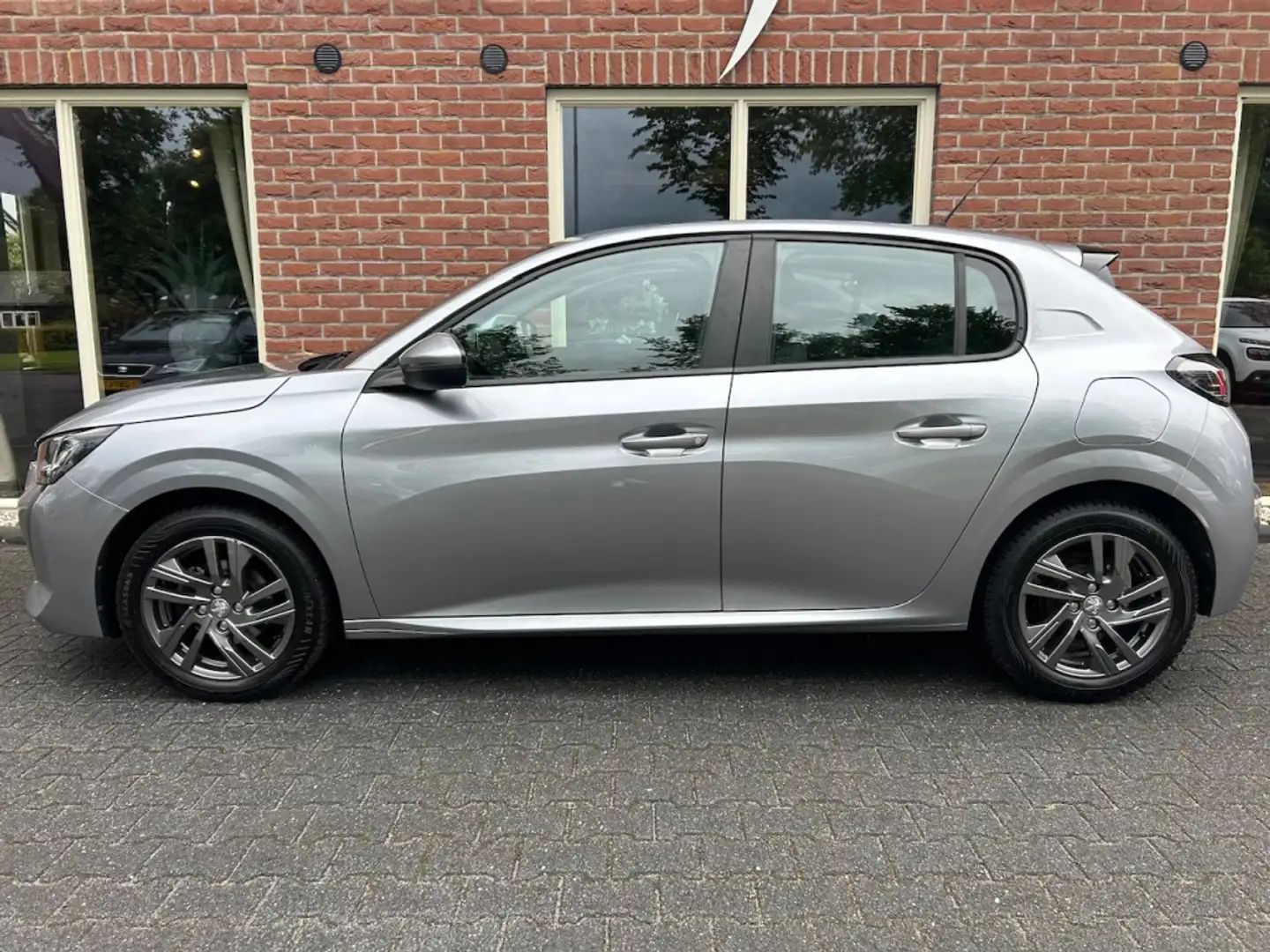 Peugeot 208 1.2 PT BL Active NIEUWE D-RIEM+APK / NAVI / PDC / Grau - 2