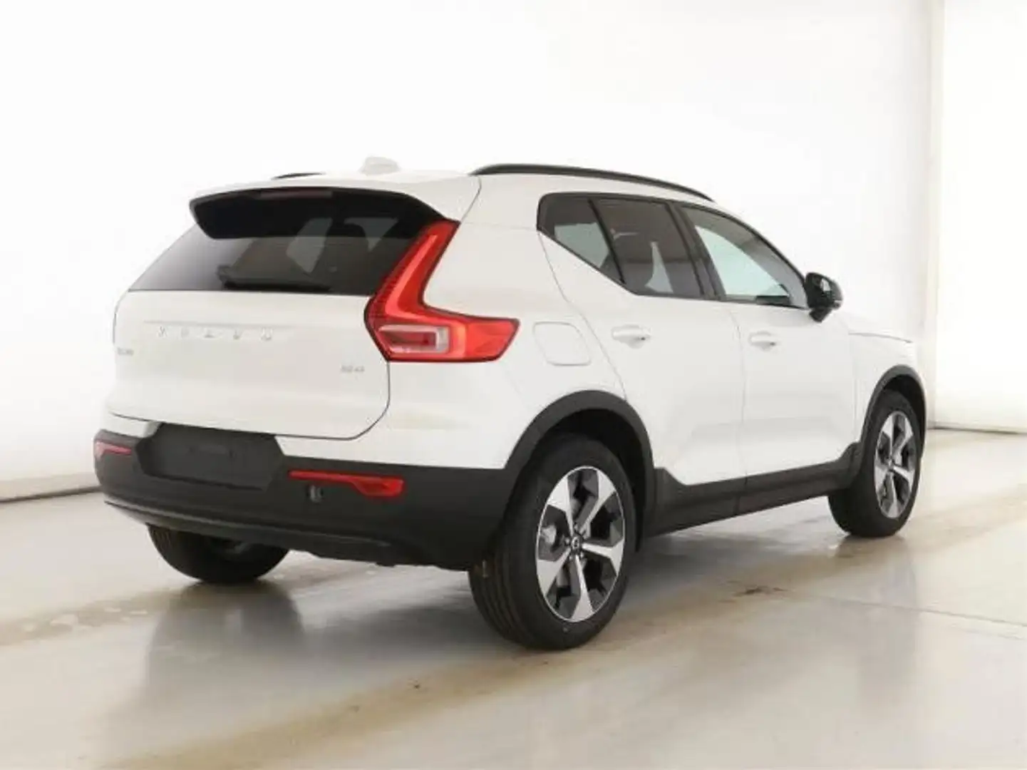 Volvo XC40 B4 Benzin 2WD Ultra Dark DKG/Panorama/360° Bianco - 2